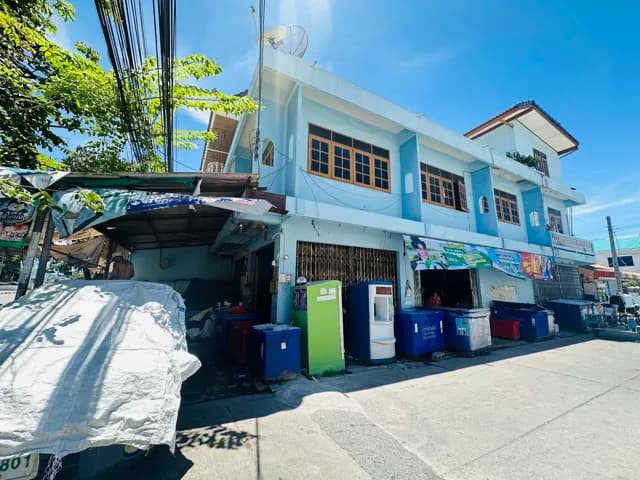 โรงน้ำแข็งหน้าเทศบาลแสนสุข