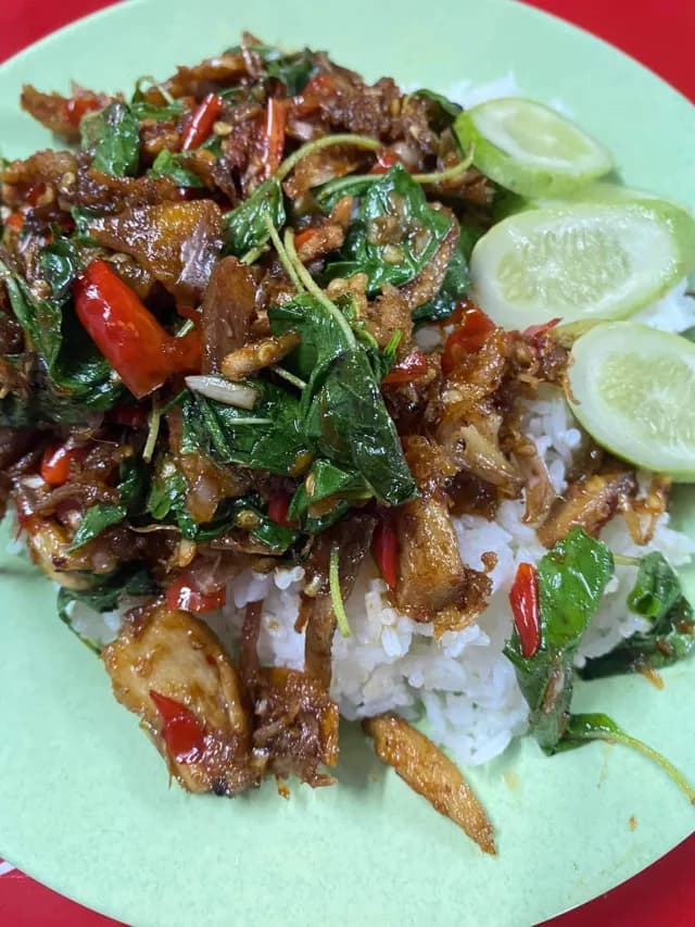 ร้านก๋วยเตี๋ยวไก่มะระ ไก่หุบบอน สูตรต้นตำรับ by เจ๊อู๊ดบางแสน