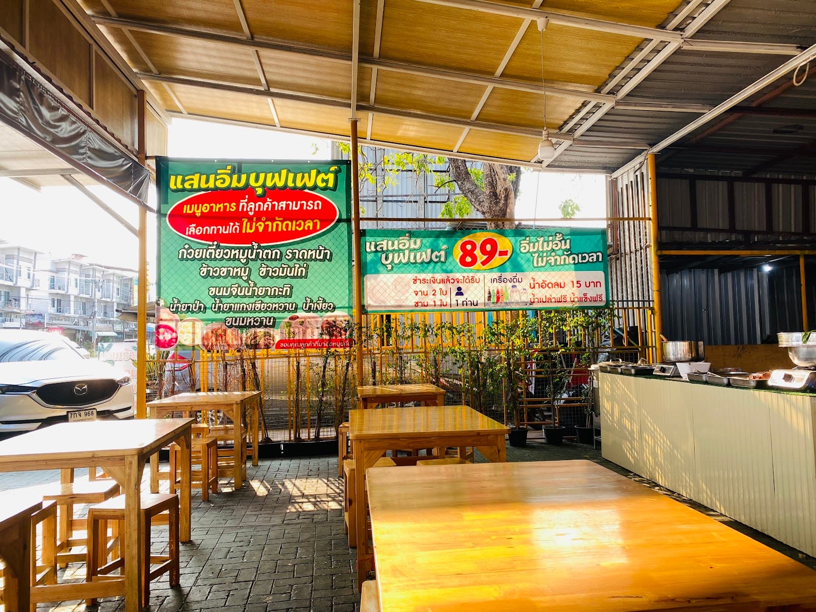 อิ่มพุงบุฟเฟ่ต์ขนมจีนข้าวขาหมูก๋วยเตี๋ยว89บาท