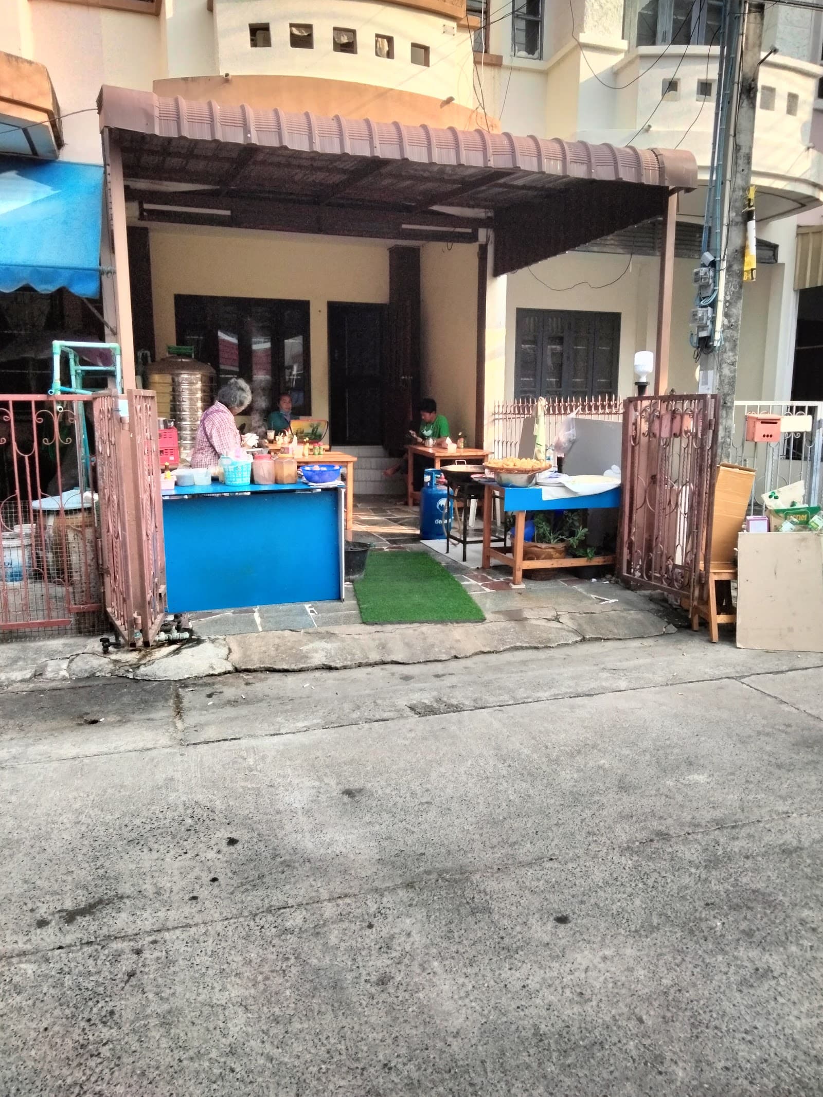ร้านกาแฟปาโก๋ซอยแปด