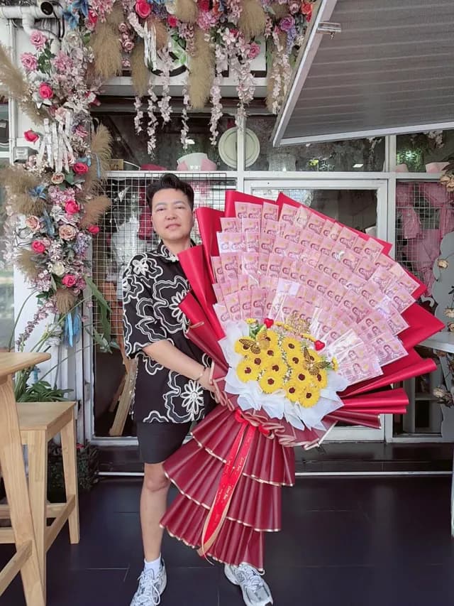 Love NN Flower cafe ร้านดอกไม้สด ดอกไม้ประดิษฐ์ ช่อเงิน ของขวัญวันสำคัญต่างๆ