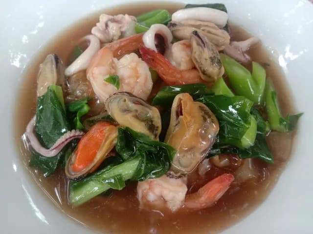 นาตาชา ไก่ย่าง ส้มตำ ยำแซ่บ