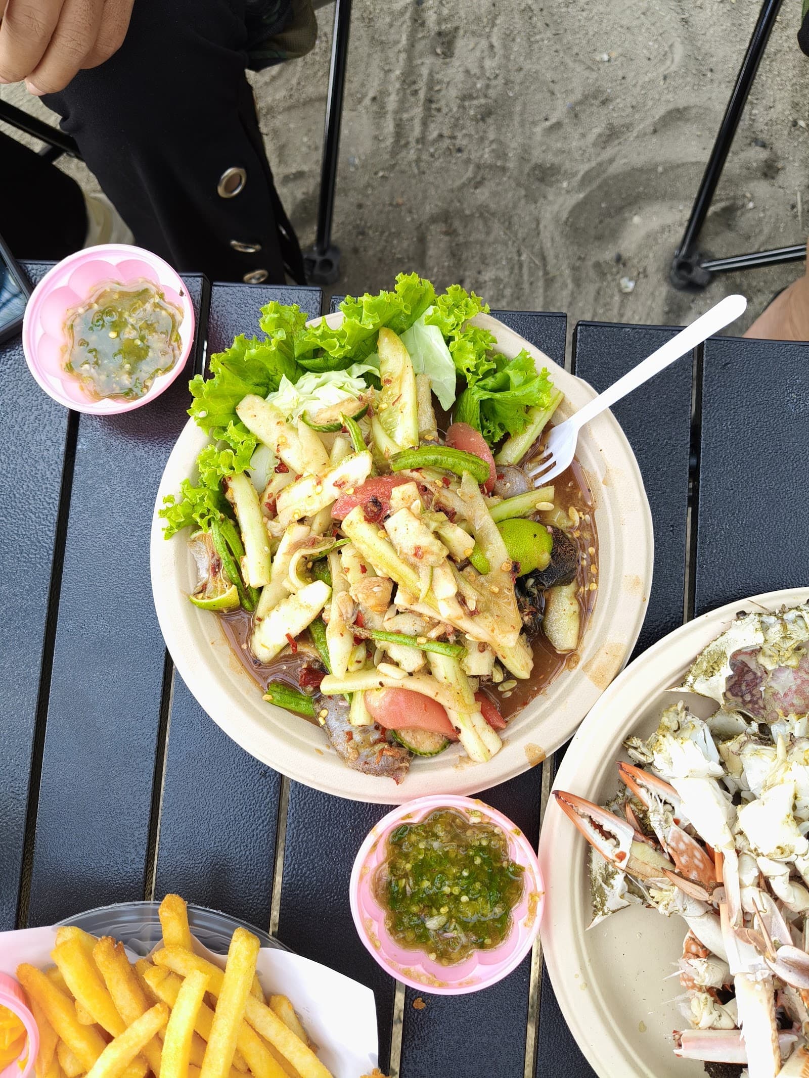 ส้มตำบางแสนเงินล้านใบเตย