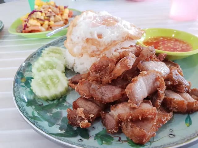 ร้านมุมแซบ