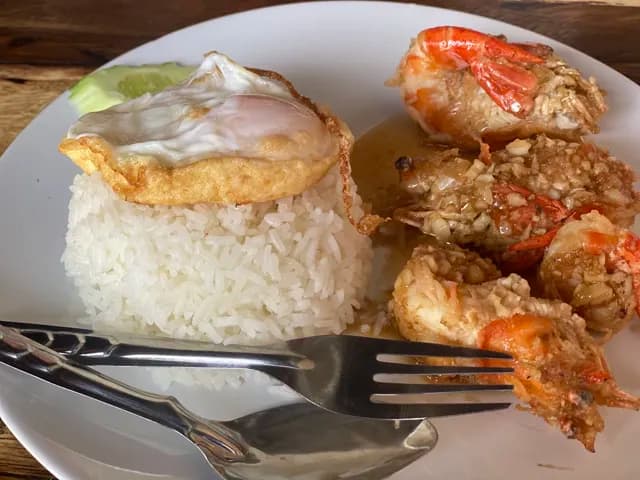 อาหารตามสั่งป้าเพชรหน้ามบู