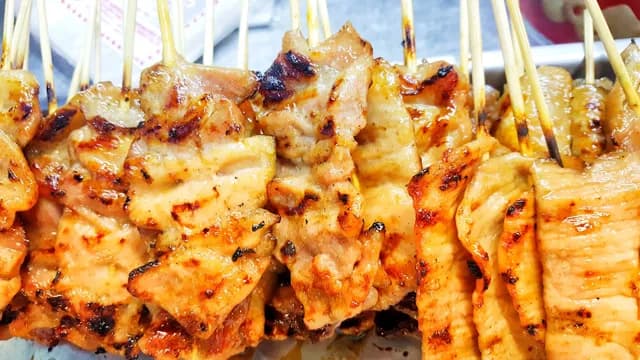 ร้านหมูย่างหน้ามอเจ้าเก่า