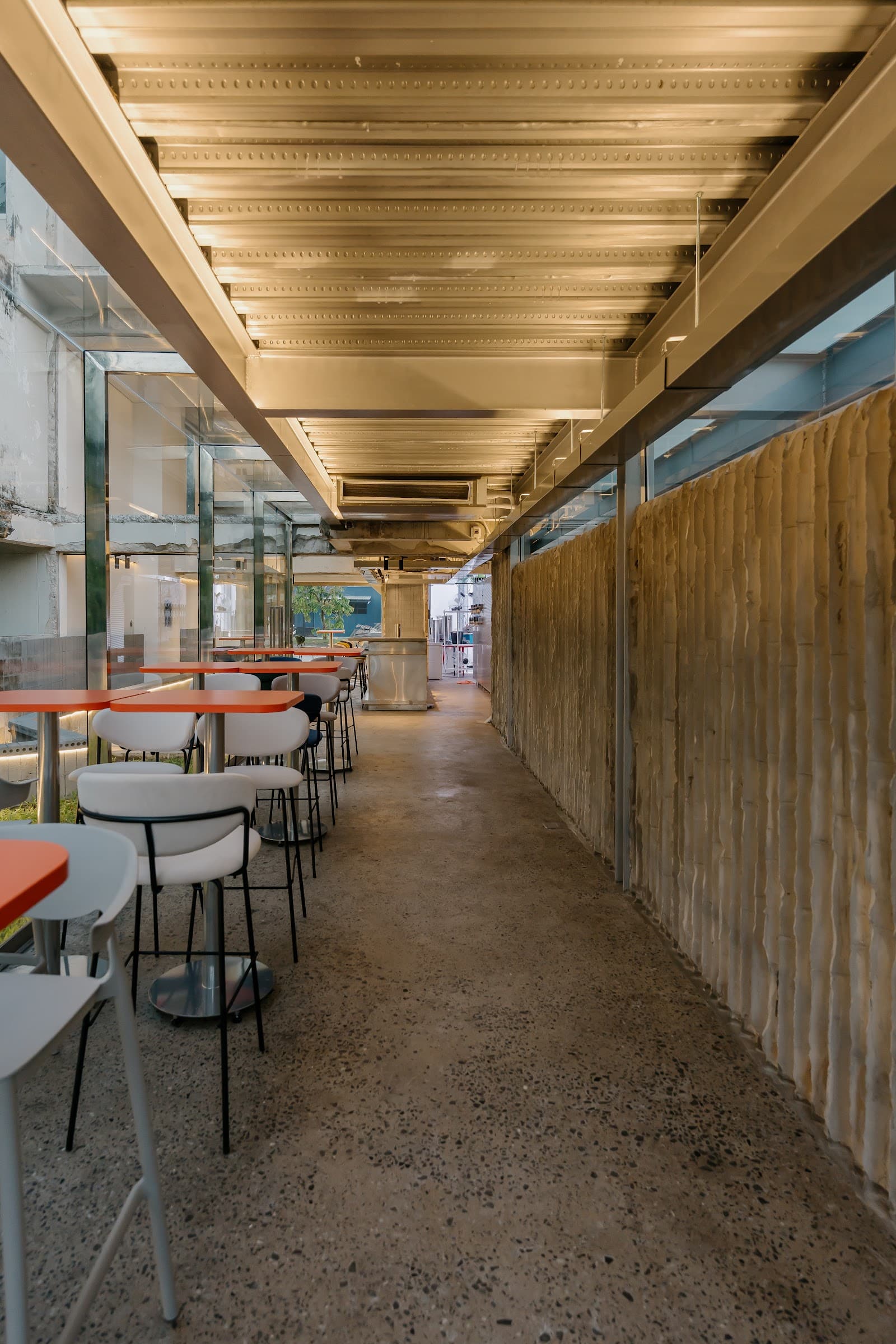 SpiRiz (Bar & Cafe)