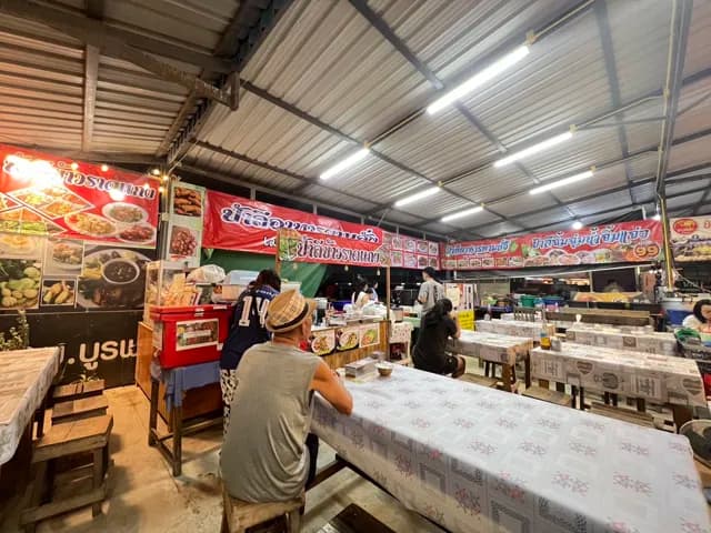 ป้าลีอาหารตามสั่ง