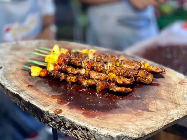 BBQ PHAK HOLL