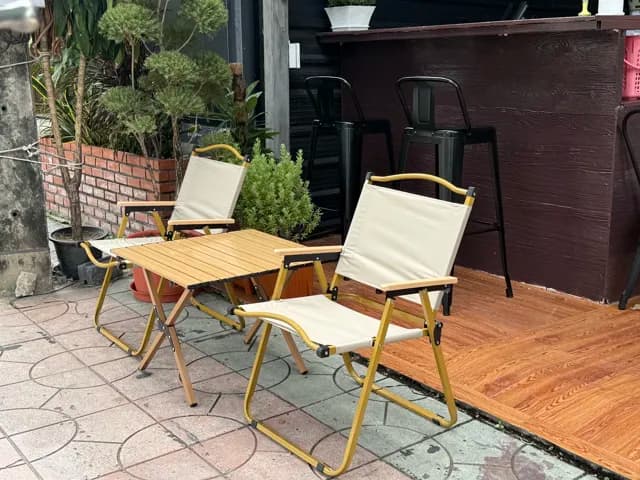 Little dust coffee and bar