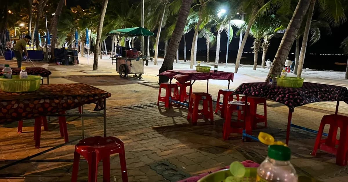 ร้านเกาเหลาโจ๊กริมหาด