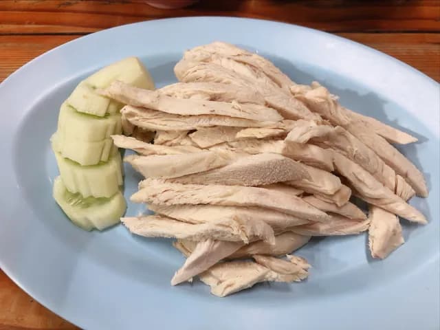 ข้าวมันไก่ ก๋วยเตี๋ยวไก่น้ำใส (หลังแหลมทอง บางแสน)