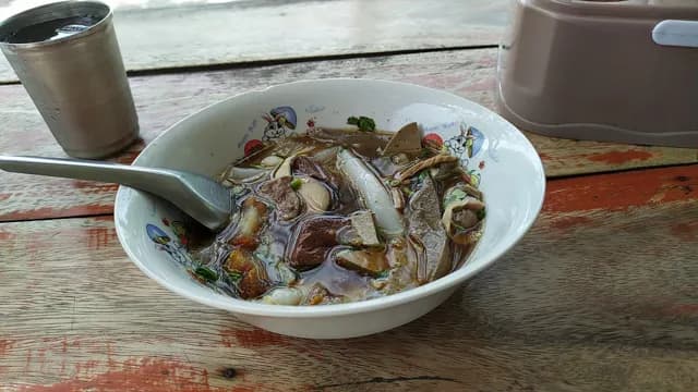 ก๋วยจั๊บ เฮียตี๋