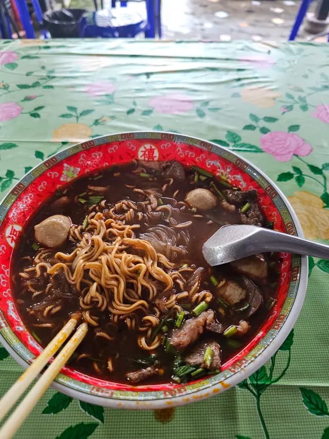 ร้านก๋วยเตี๋ยวกัญชา หลังแหลมทอง