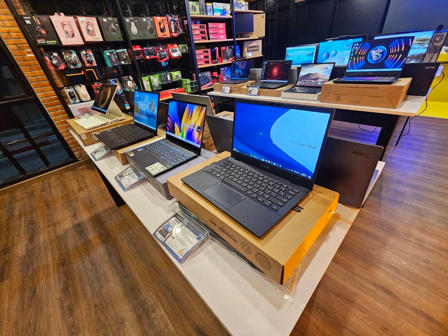 Notebook Station