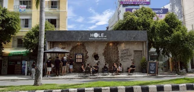 HOLE Cafe สาขาบางแสน