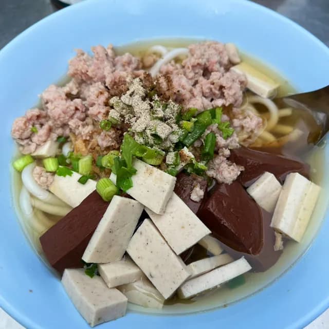 ลุงอ้วนต้มเลือดหมู