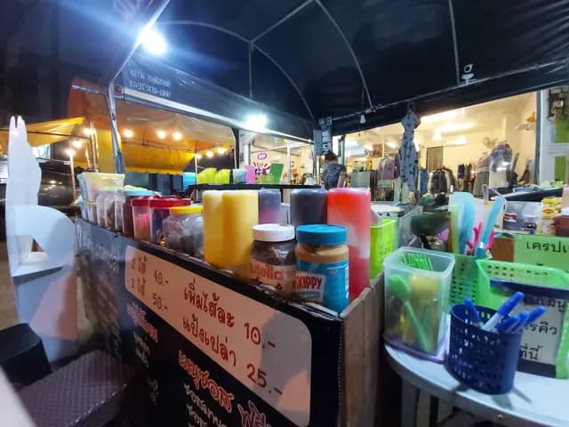 ร้านเครป Black Charcoal บางแสน