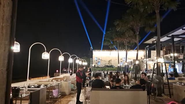 海邊唱歌餐廳