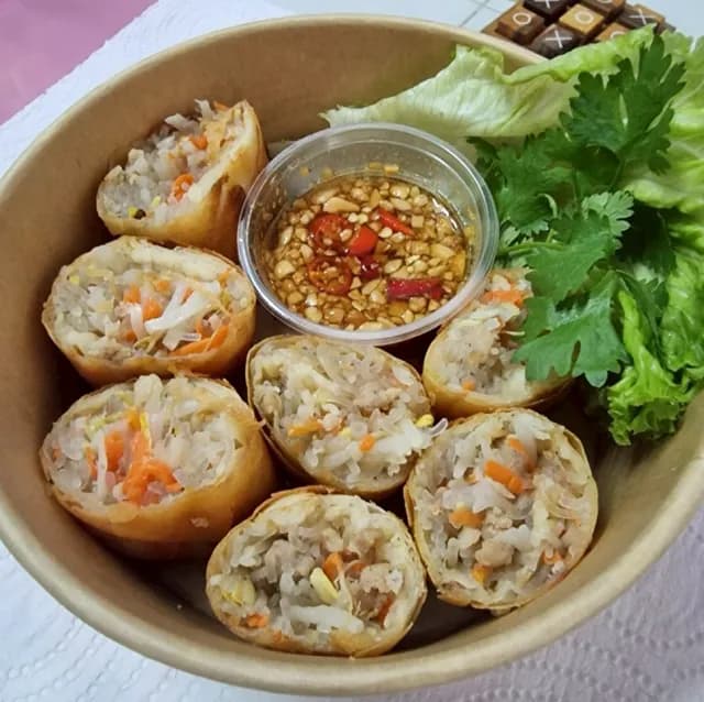 ปอเปี๊ยะทอดบ้านแม่เจี๊ยบ