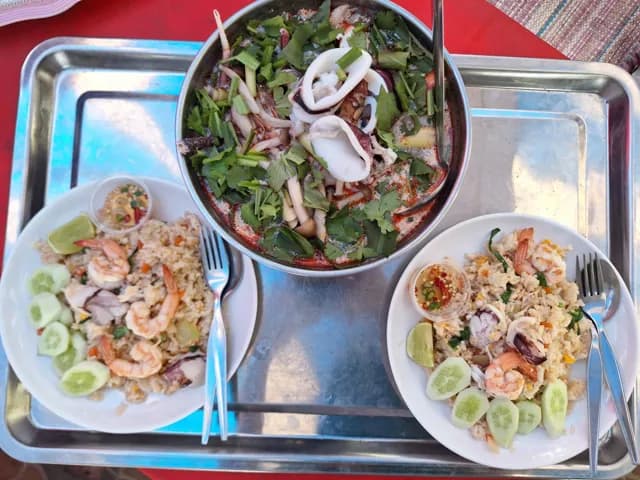 ร้านอาหารตามสั่งบางแสนล็อก54