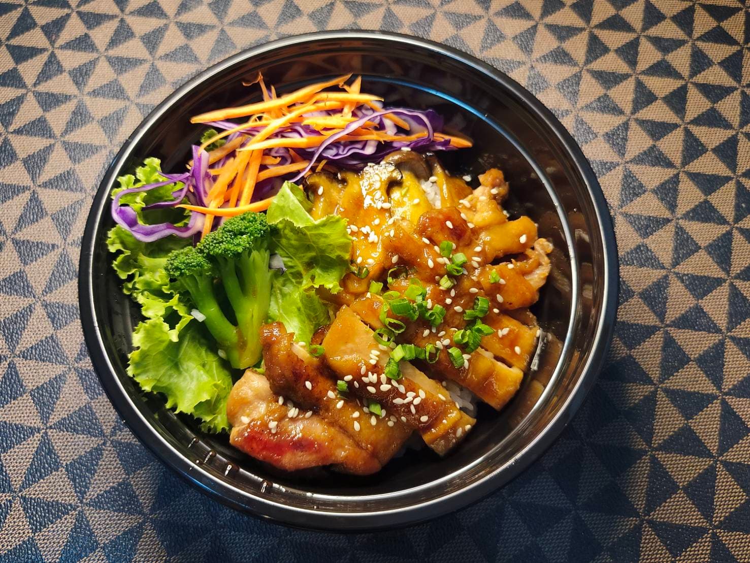 เทอริยากิ ดงบูริ ( Teriyaki Donburi )
