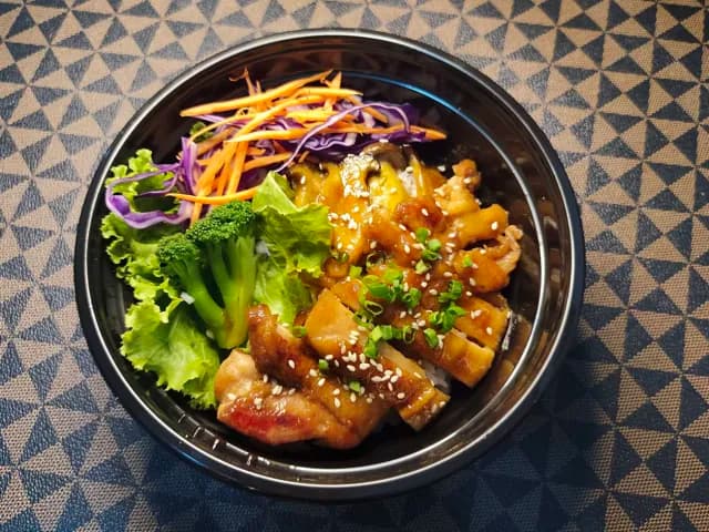 เทอริยากิ ดงบูริ ( Teriyaki Donburi )