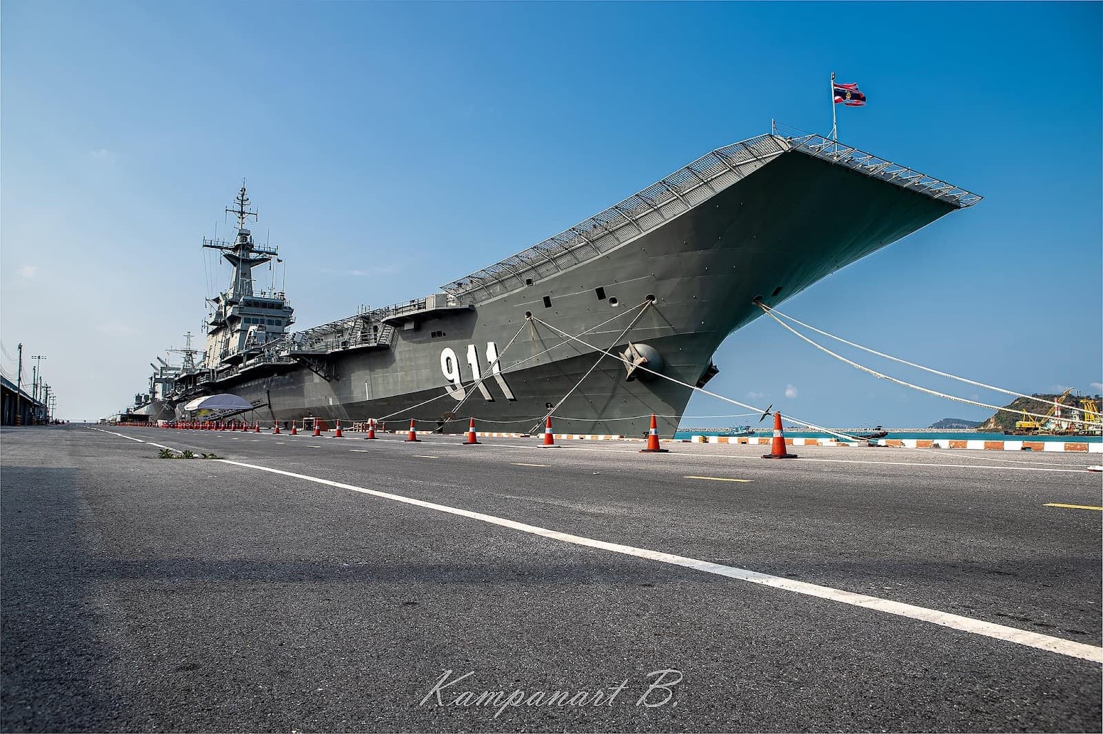 HTMS Chakri Naruebet