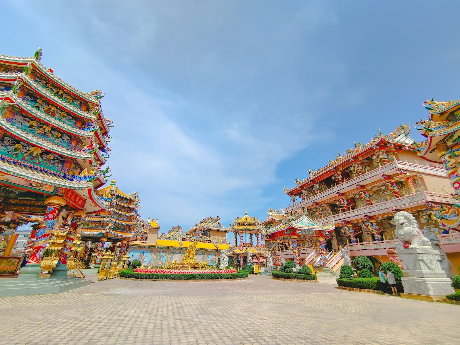 Wihan Thep Sathit Phra Kiti Chalerm
